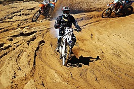 摩托車越野賽,耐力賽,跨越