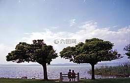 情侶,長(zhǎng)凳,湖