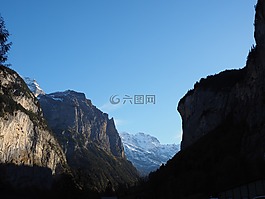 勞特布龍嫩,谷,工程