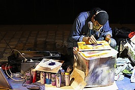街頭藝術(shù)家,人行道畫家,坐