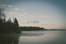 湖,薄霧,有霧