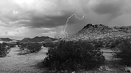 閃電,風(fēng)暴,沙漠