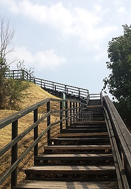 拉羅卡迪馬內爾巴,陷阱,性質