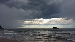 海灘,風(fēng)暴,雨