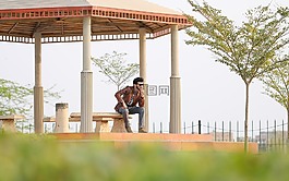 結(jié)構(gòu),戶外,男子