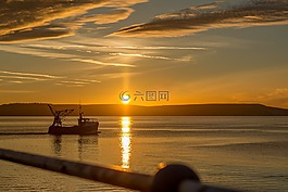 日出,韦茅斯,拖网渔船
