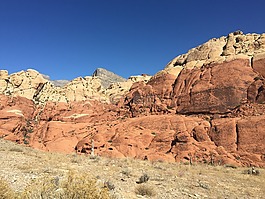 红色的岩石的峡谷,沙漠,山