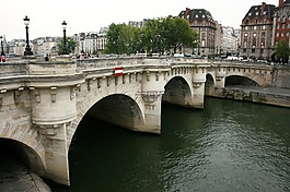 新桥,桑切斯,巴黎