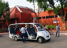 阿格拉,電動(dòng)汽車,泰姬落客
