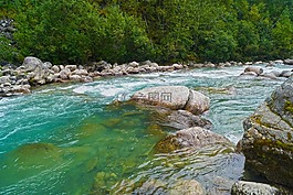 官吏通,阿拉斯加州,水
