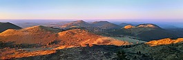 puy-de-圓頂,涅,山