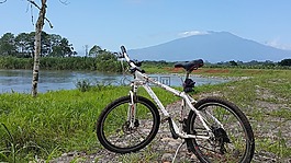 自行車,河,山