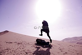 旅游,跳跃,沙漠