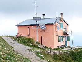 rifugio 圣雷莫,cima della 瓦萊塔,山上的小屋