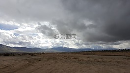 云,沙漠,山