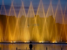 呂內(nèi)維爾,晚上,顯示