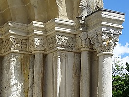 osszárium,kapubéllet,紀念碑