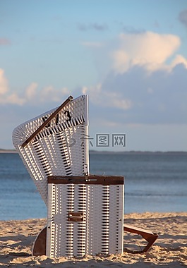 屋頂?shù)暮┨僖?沙灘椅,敘爾特島