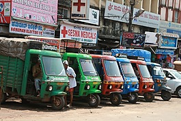 篤篤,汽車,印度