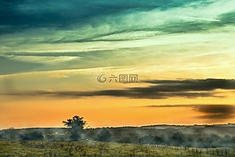 日落,傍晚的天空,云