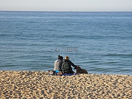 海灘,對年輕的夫婦,浪漫