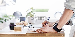 書,面包,光明