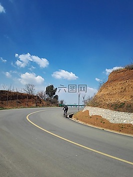 藍(lán)天,自行車,騎自行車的人