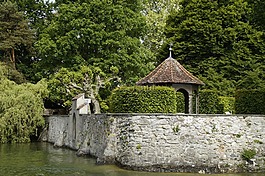 庭院的城堡,花園,墻