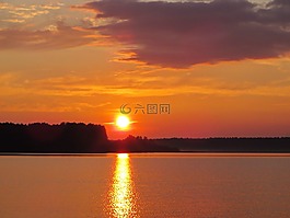 午夜的太阳,奥涅加湖,日落