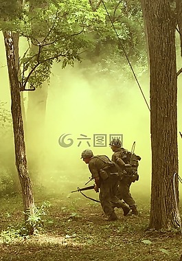 士兵,戰(zhàn)爭,打擊