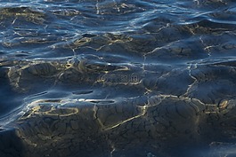 水,波,石