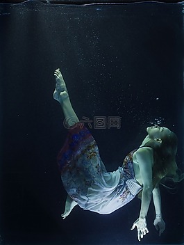 坦克,小說,水族館