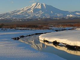 火山,河,彎曲