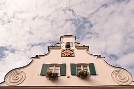 hausgiebel,天空,歷史