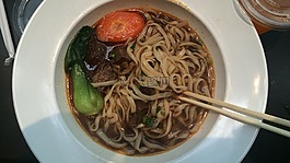 面條,牛肉浴面,右yuktang