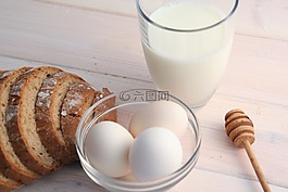鸡蛋,牛奶,面包