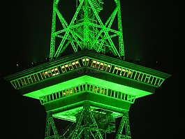 广播发射塔,柏林,夜