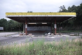 加油站,棄,釀酒