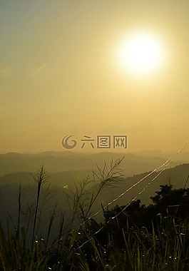 太陽集的現(xiàn)場,淡黃色,黃色的太陽