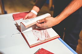 書,手,男子