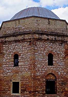 κουρσούμ清真寺,特里卡拉,对称