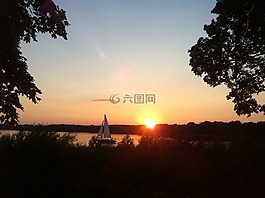 傍晚的天空,日落,帆船