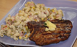 肉,炸肉排,通心粉沙拉