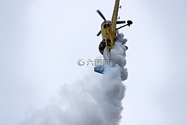 展览空,四风,马德里