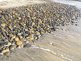 鵝卵石,河岸邊,水