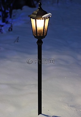 燈籠,在雪中,雪