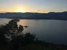 烏巴圖巴,日落,塞拉