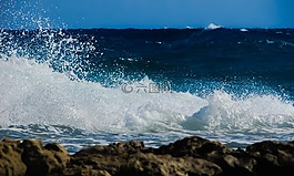 波,砸,海