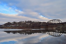 橋,水,反思