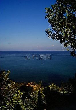 海,小船,天空